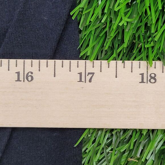 Selena Portrait Shirt Womens XS 17x16 Black - Picture 4 of 12